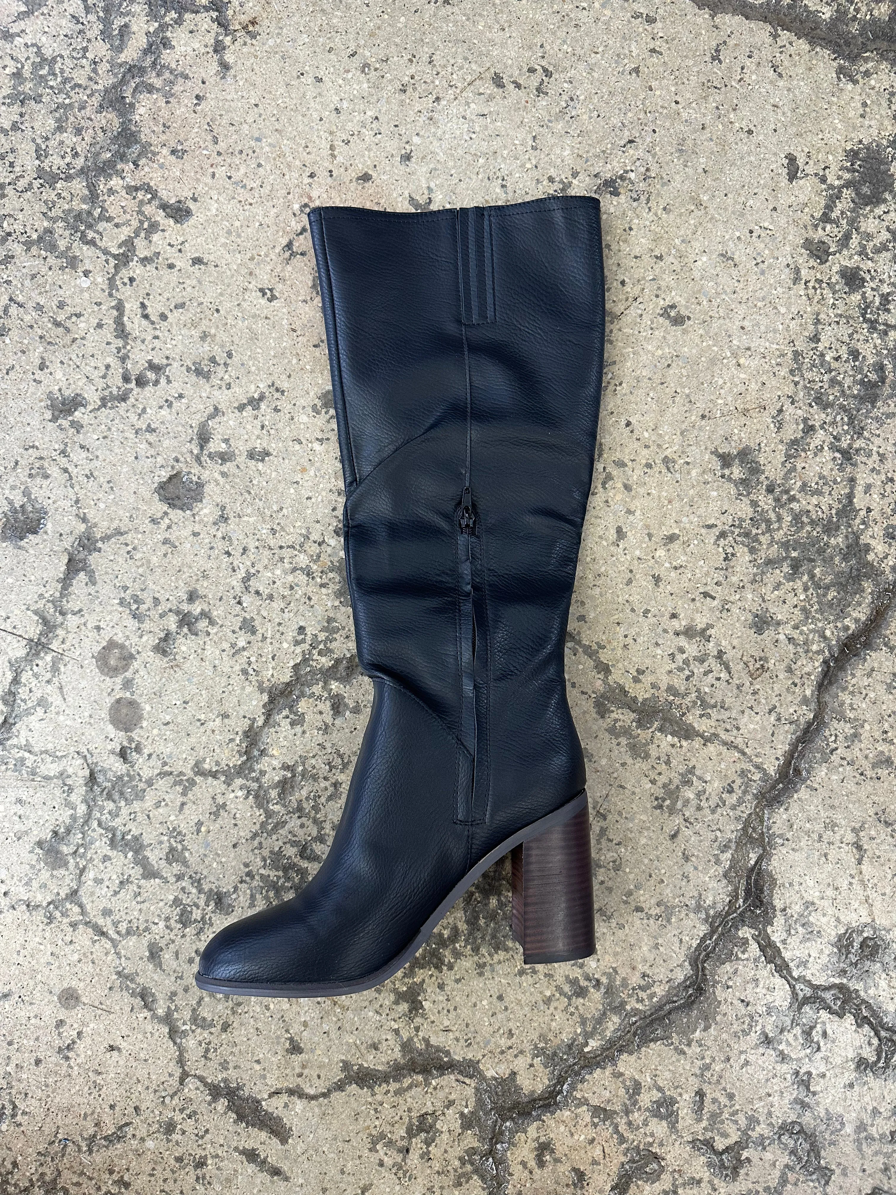 Glamour Stride Heeled Boots