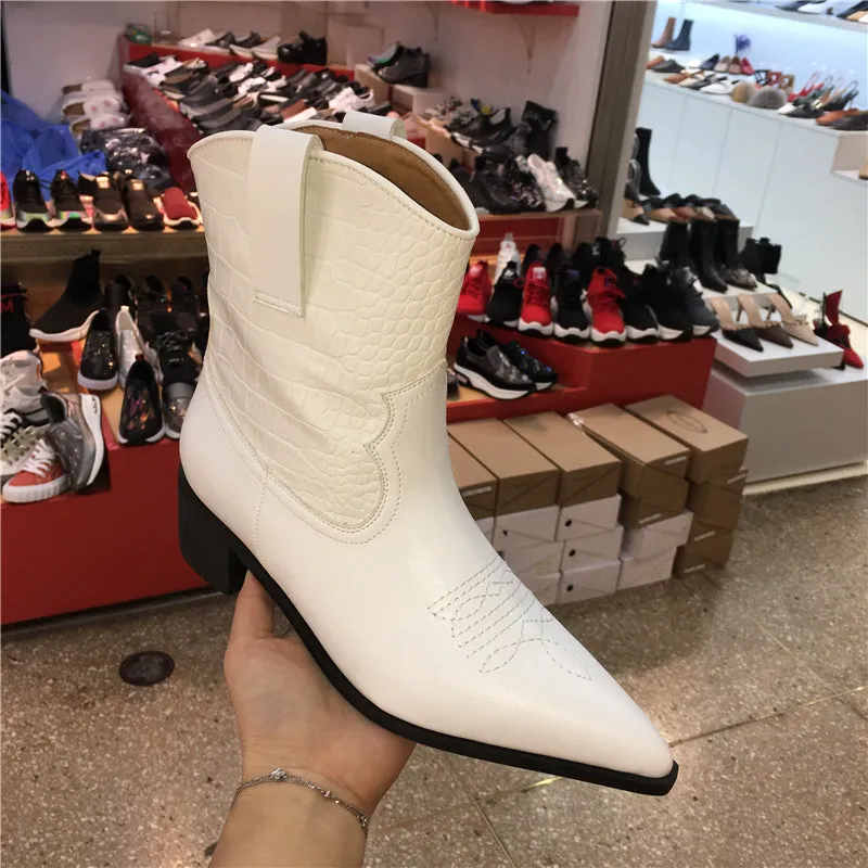 LUXE SEVEN DESIGN WESTERN PULL ON COWBOY BOOTS