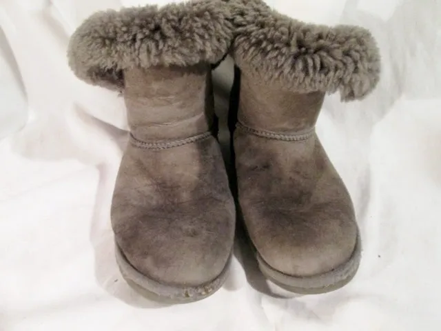 Womens UGG AUSTRALIA 5803 BAILEY BUTTON Suede Winter BOOTS Shoe GRAY 8 Snow